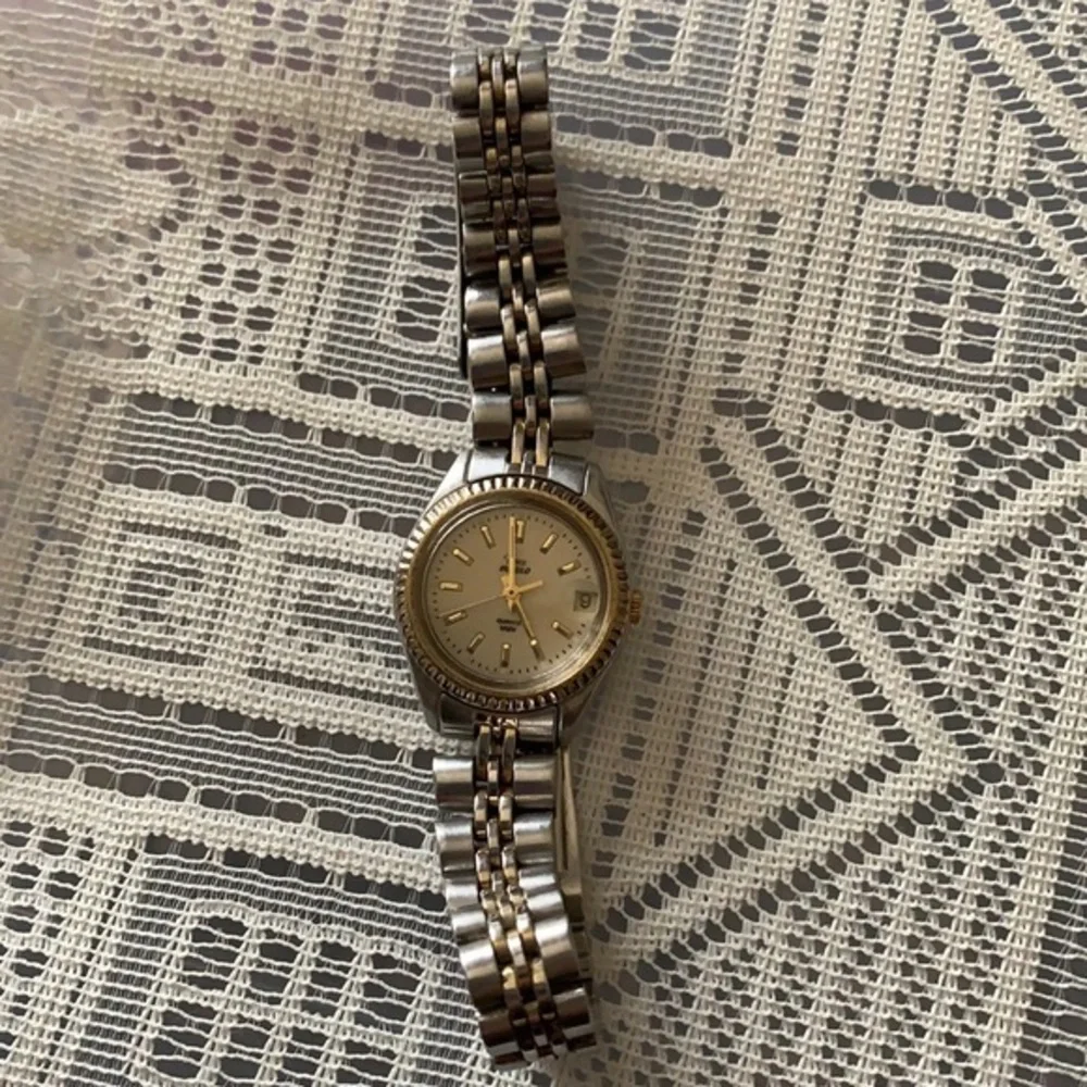 Times Women’s watch needs battery Pre owned